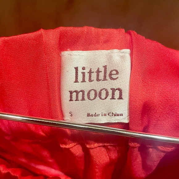 Little Moon Red Shorts Size Small - Picture 3 of 4